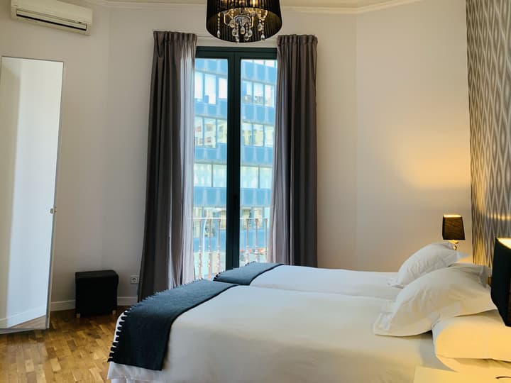 Super Balmes Guest House