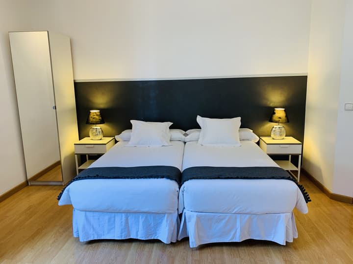 Super Balmes Guest House
