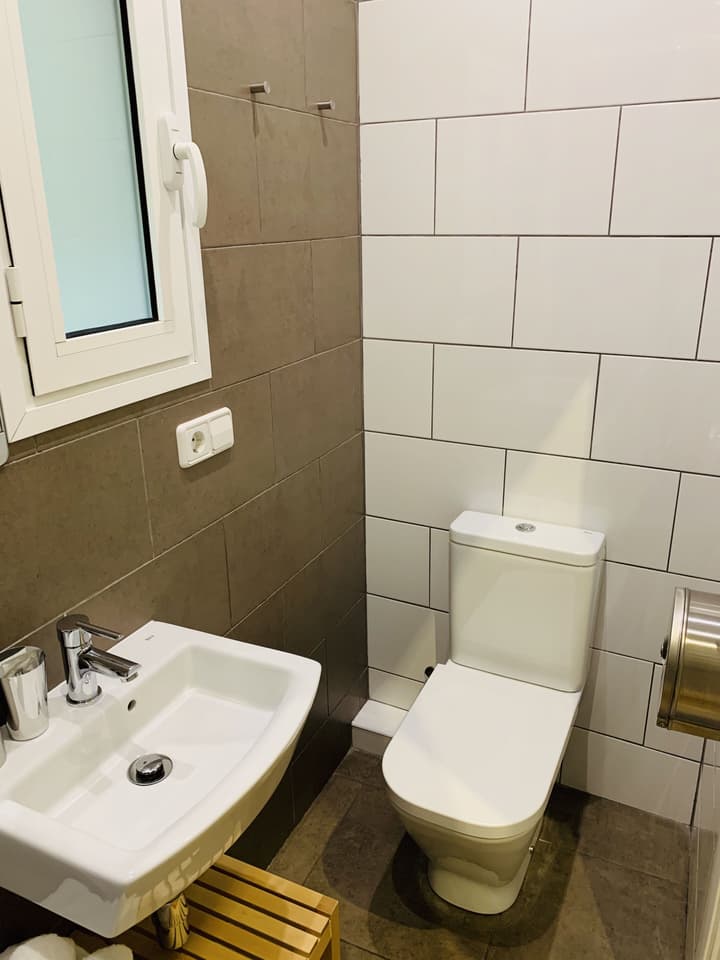 Super Balmes Guest House