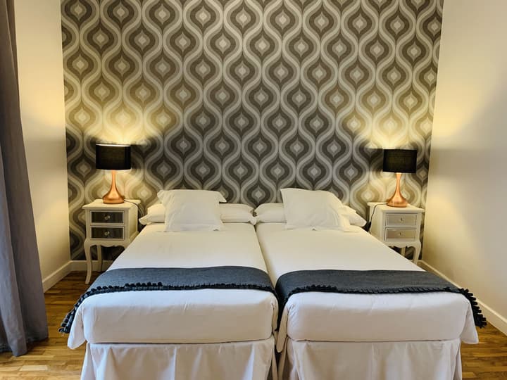 Super Balmes Guest House