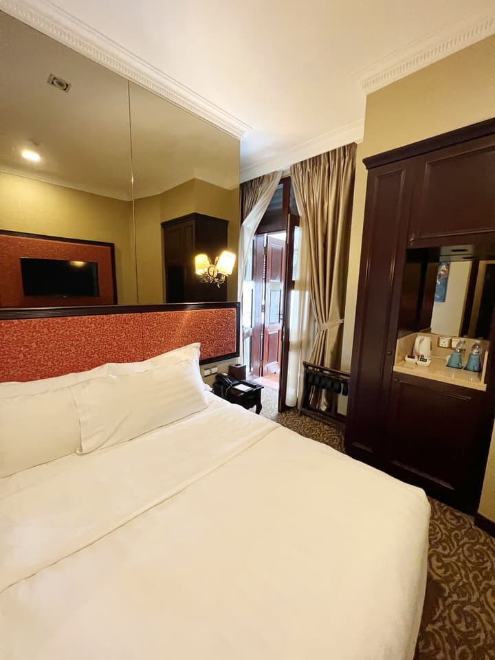 Nostalgia Hotel