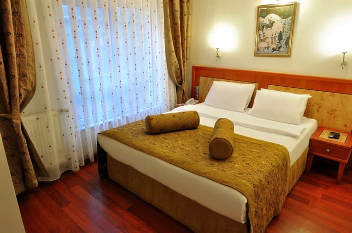 Santa Ottoman Hotel
