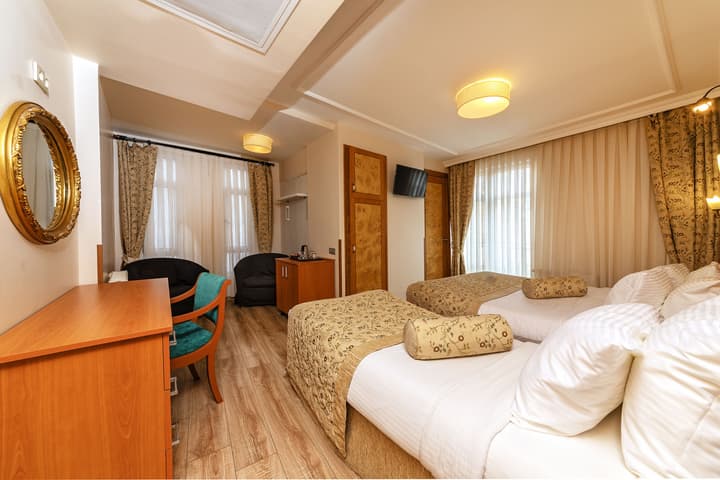 Santa Ottoman Hotel