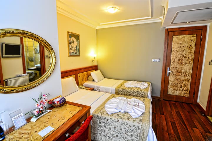 Santa Ottoman Hotel