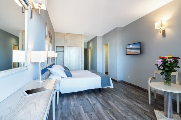 Apartamentos Colón Playa