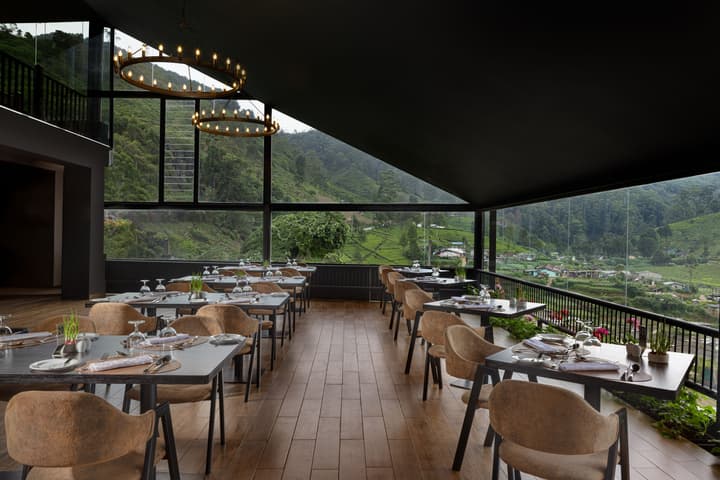 The Golden Ridge Hotel