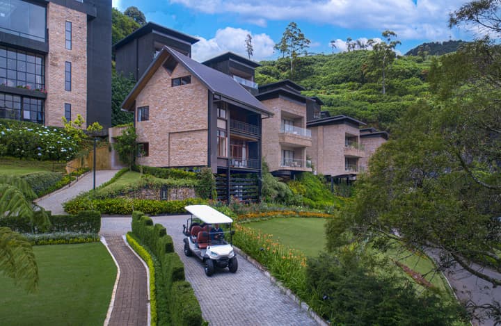 The Golden Ridge Hotel