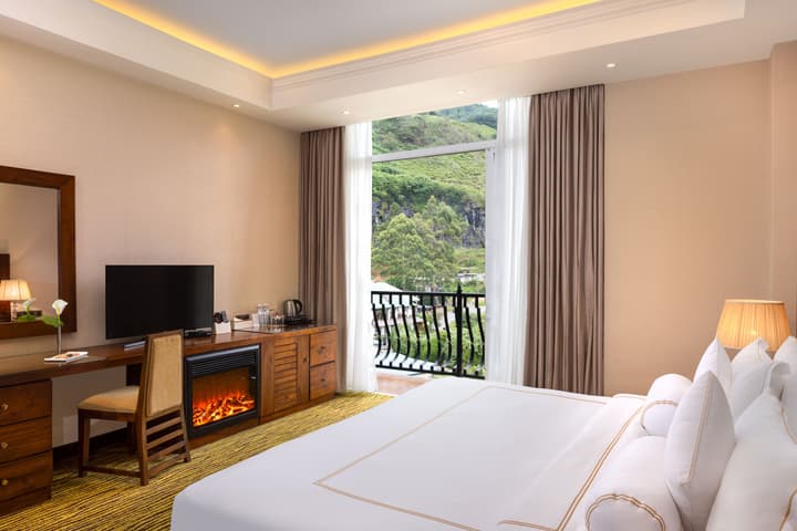 The Golden Ridge Hotel