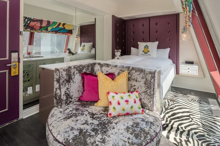 Staypineapple, An Artful Hotel, Midtown
