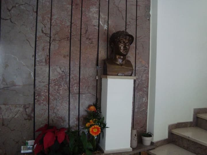 King Pyrros