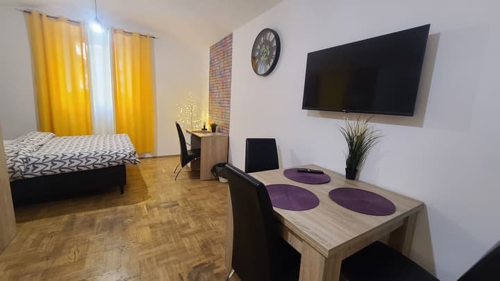 Lorf Hostel&Apartments