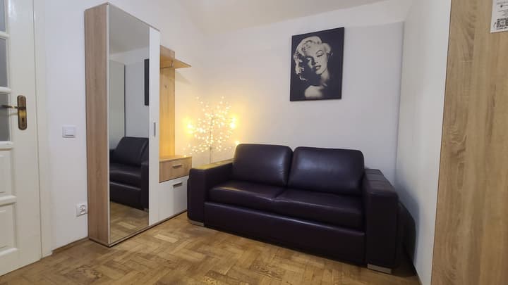 Lorf Hostel&Apartments