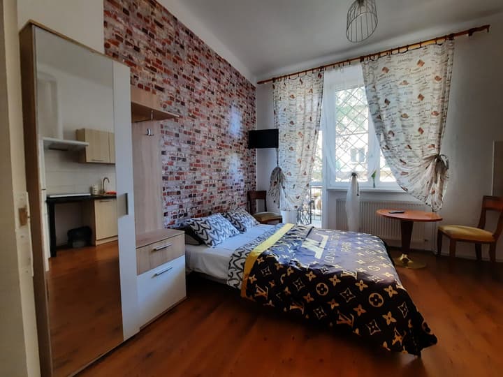 Lorf Hostel&Apartments