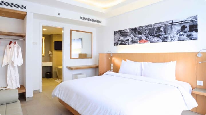 Kuta Galleria Hotel
