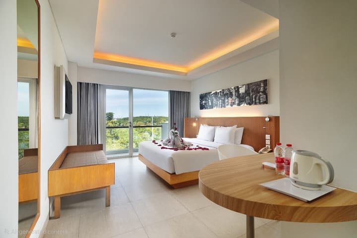 Kuta Galleria Hotel