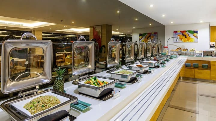 Kuta Galleria Hotel