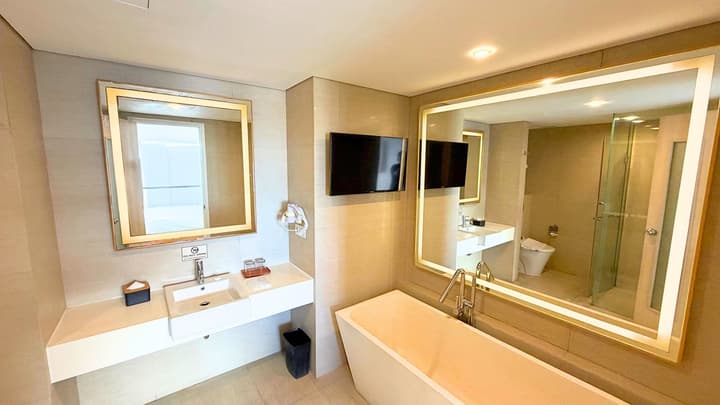Kuta Galleria Hotel