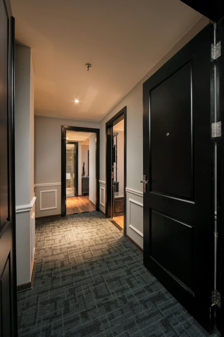 Shining Central Hotel & Spa