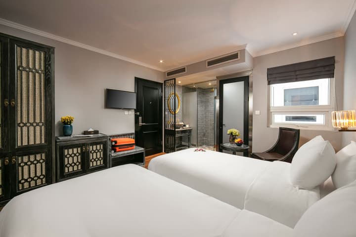 Shining Central Hotel & Spa