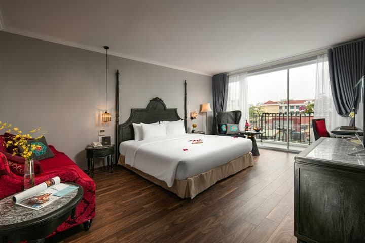 Shining Central Hotel & Spa