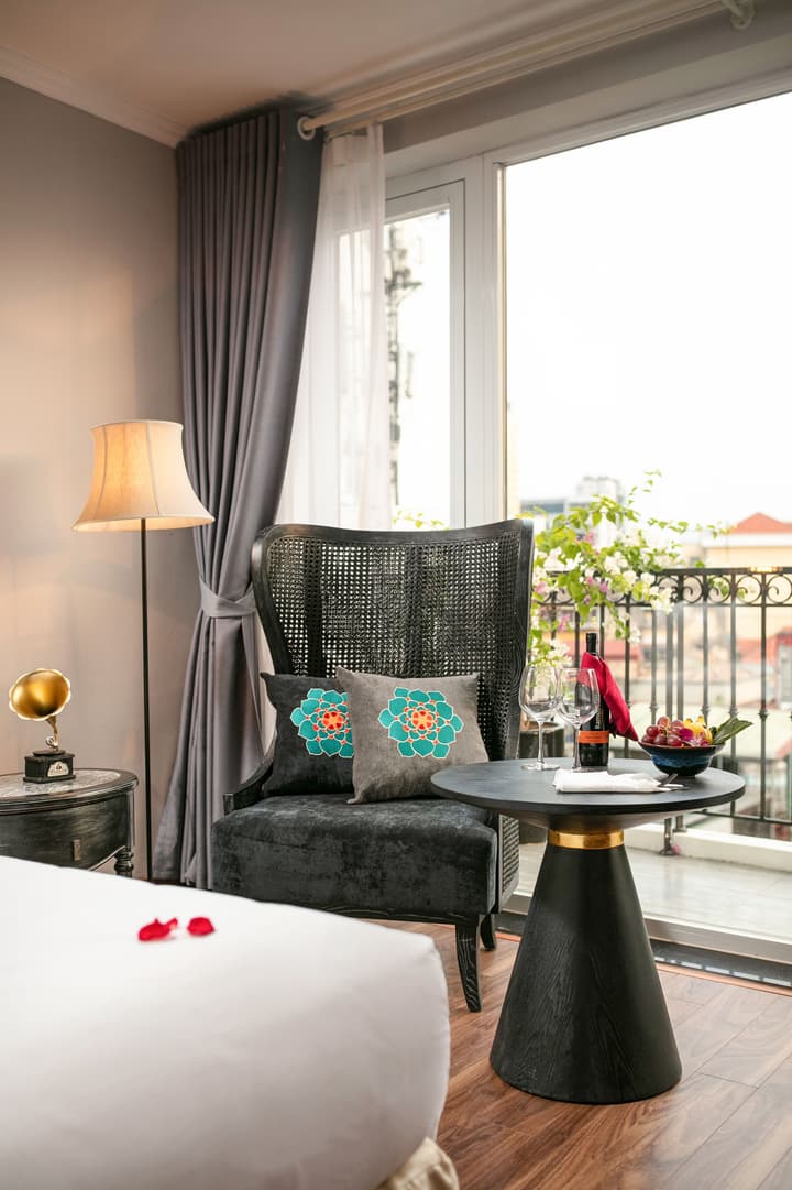 Shining Central Hotel & Spa