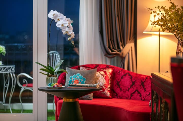 Shining Central Hotel & Spa