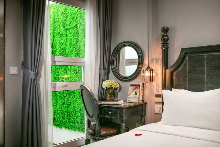 Shining Central Hotel & Spa