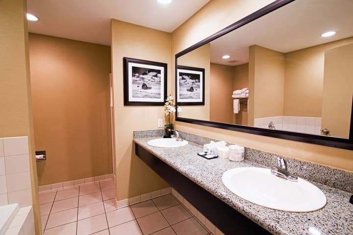Heritage Inn
