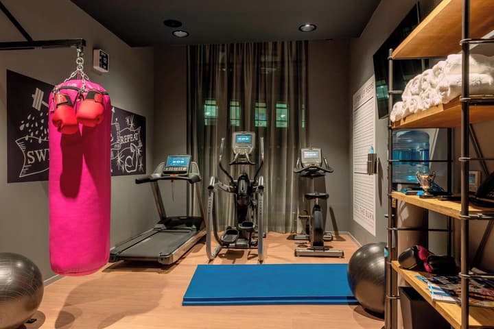 Moxy Glasgow Merchant City