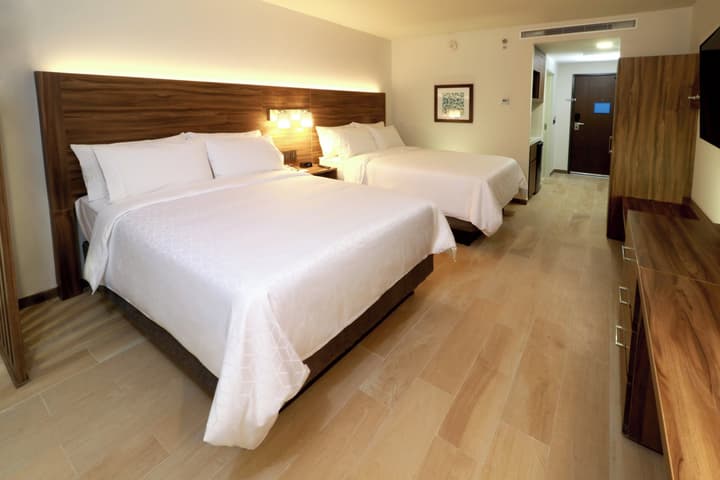 Holiday Inn Express & Suites Playa Del Carmen by IHG
