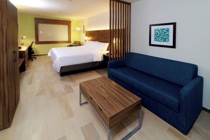 Holiday Inn Express & Suites Playa Del Carmen by IHG