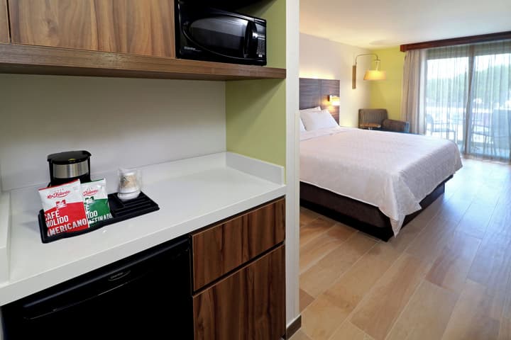 Holiday Inn Express & Suites Playa Del Carmen by IHG