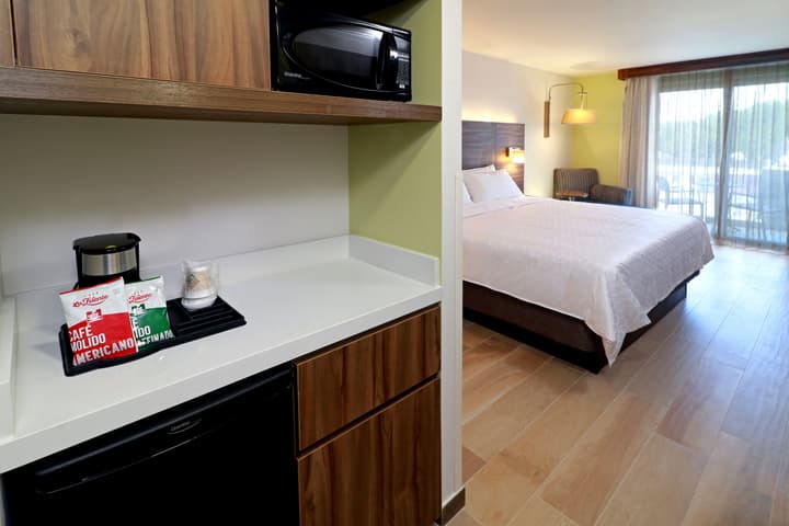 Holiday Inn Express & Suites Playa Del Carmen by IHG