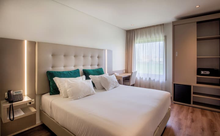 Oporto Airport & Business Hotel