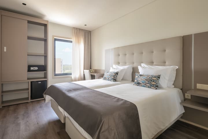 Oporto Airport & Business Hotel