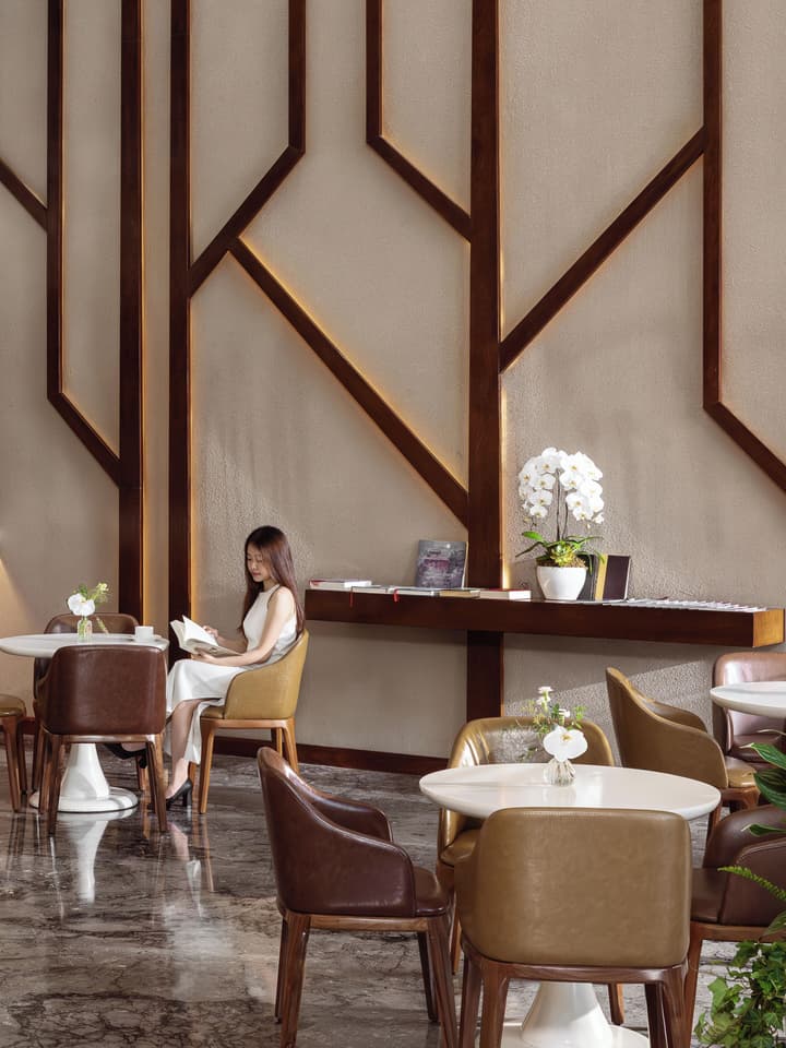 Orchids Saigon Hotel