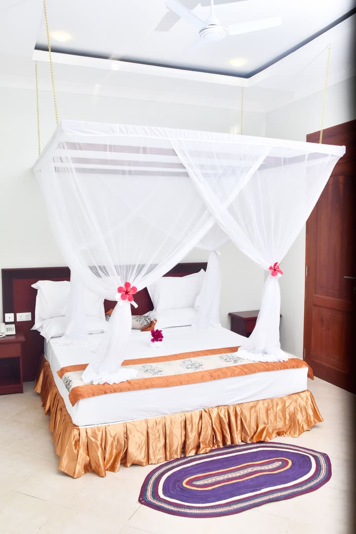 Sea Crest Hotel