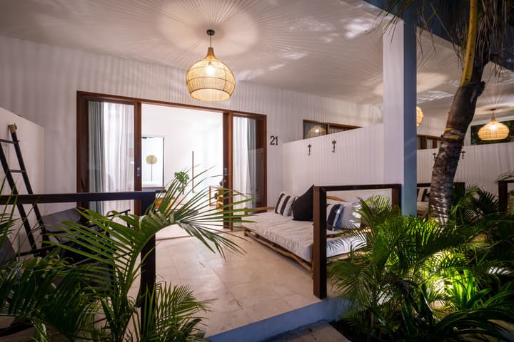 Ohana's Beachfront Resort & Beach Club