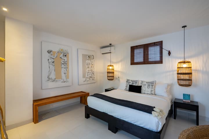 Ohana's Beachfront Resort & Beach Club