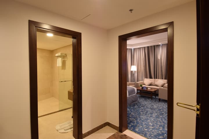 Zaha Al Munawara Hotel