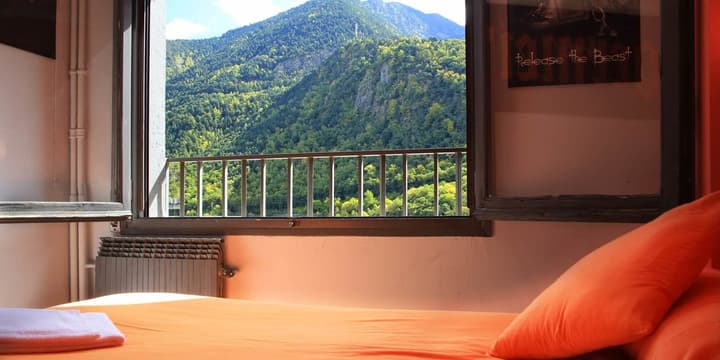 Barri Antic Hostel & Pub