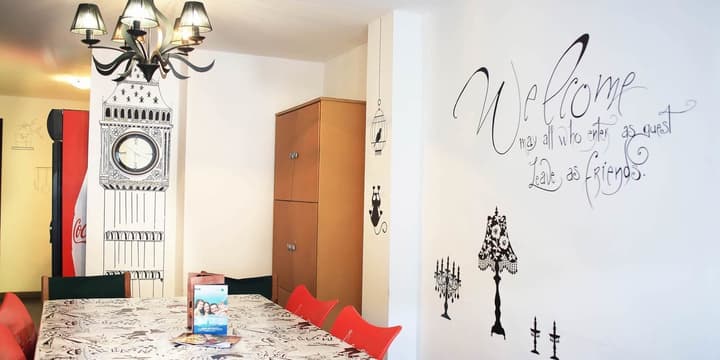 Barri Antic Hostel & Pub