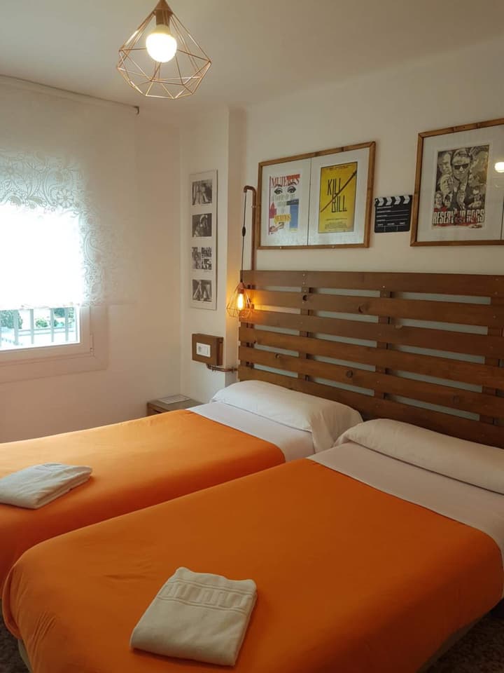 Barri Antic Hostel & Pub