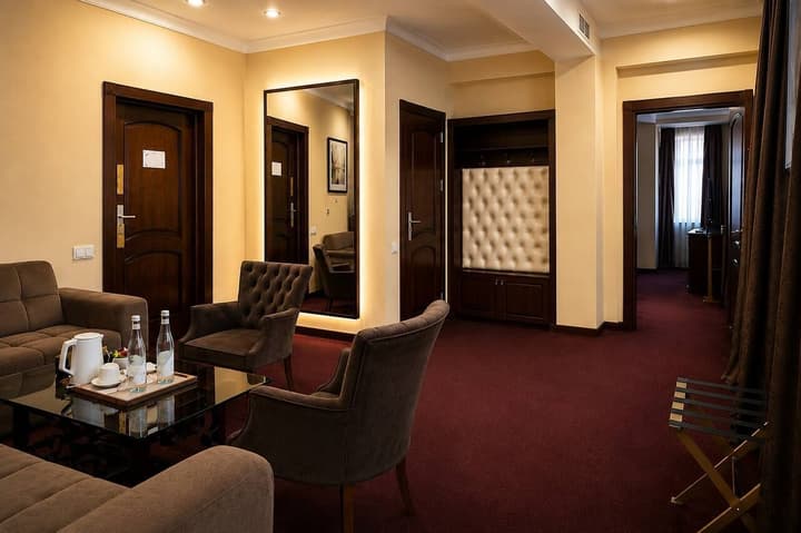 Grand Capital Hotel