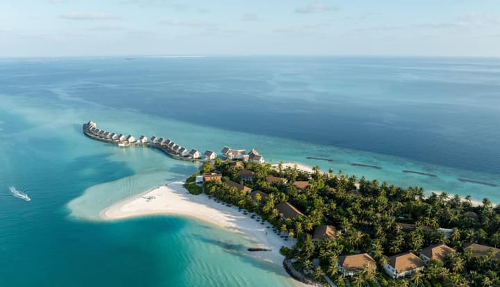 SAii Lagoon Maldives, Curio Collection by Hilton