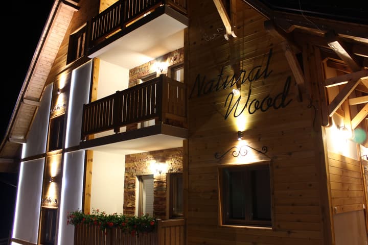 Villa Natural Wood