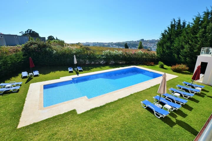 HILLTOP OASIS - Lisboa Oeiras