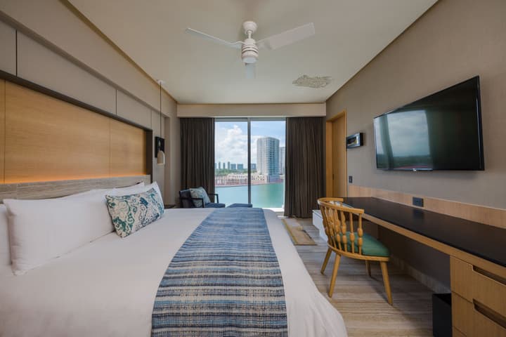 Renaissance Cancun Resort & Marina
