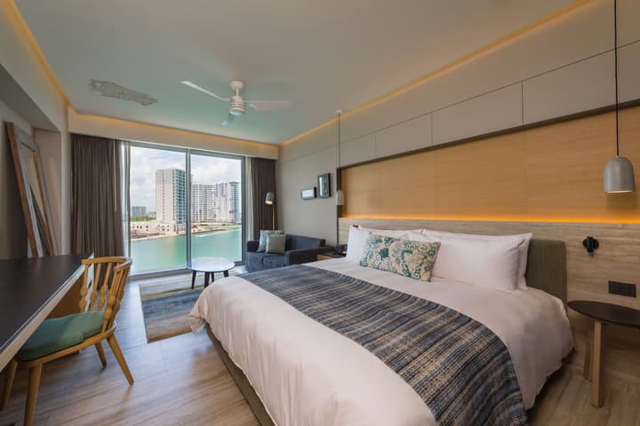 Renaissance Cancun Resort & Marina