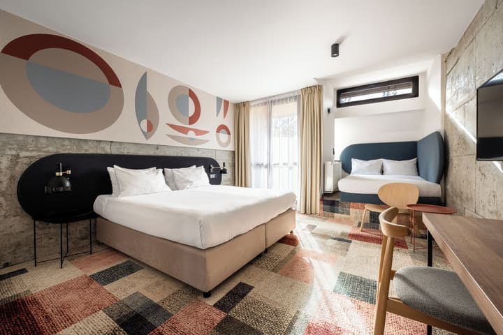 FOREST HOTEL